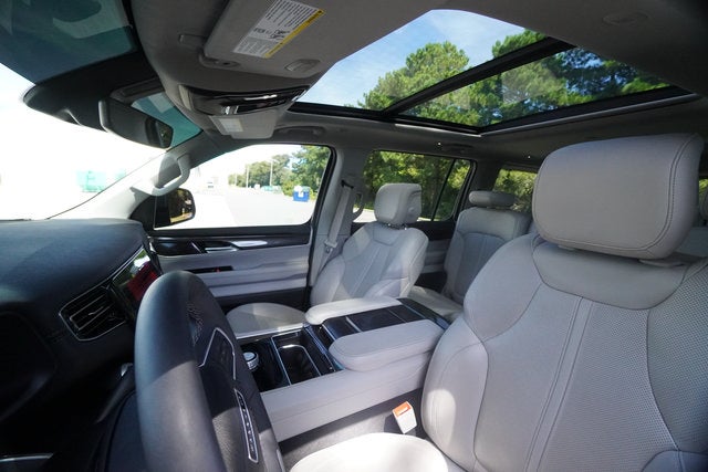 2024 Jeep Wagoneer BASE