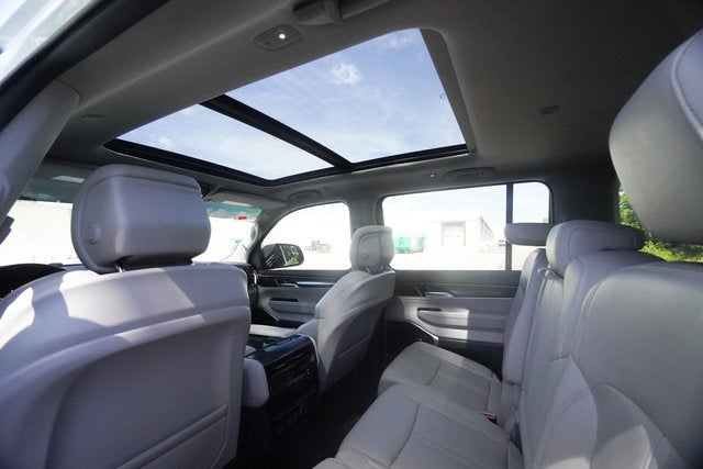 2024 Jeep Wagoneer BASE