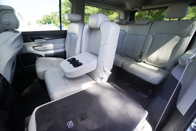 2024 Jeep Wagoneer BASE