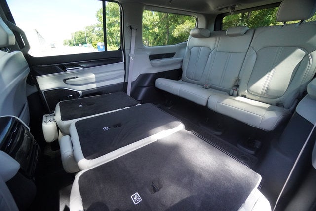 2024 Jeep Wagoneer BASE
