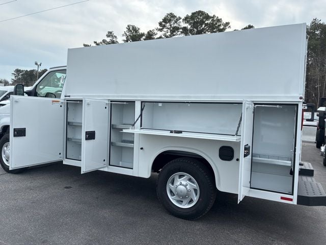 2026 Ford E-350SD Base Cutaway