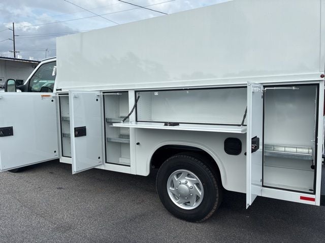 2026 Ford E-350SD Base Cutaway