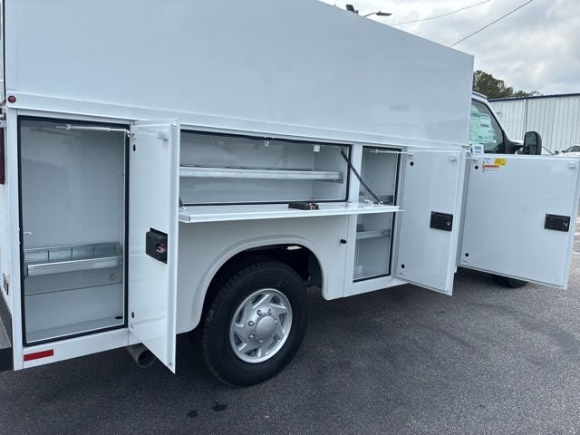 2026 Ford E-350SD Base Cutaway
