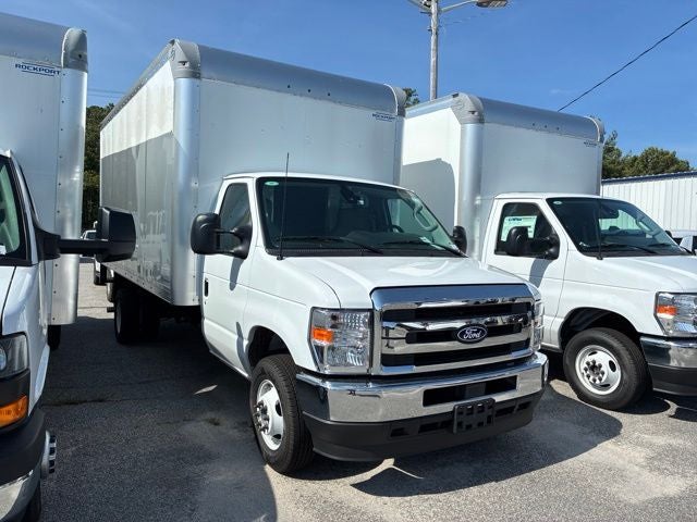 2027 Ford E-450SD Base DRW