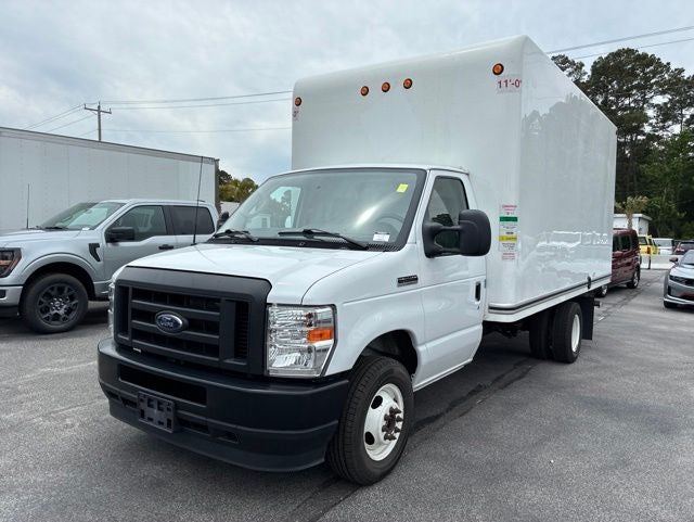 2024 Ford E-350SD Base Cutaway