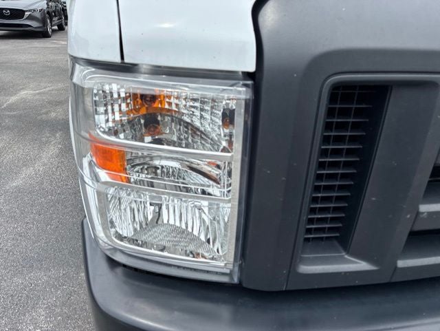 2024 Ford E-350SD Base Cutaway