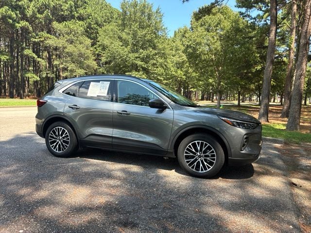 2025 Ford Escape Plug-In Hybrid Base