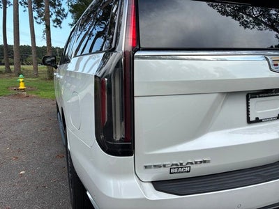 2022 Cadillac Escalade ESV Premium