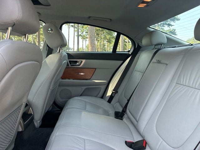 2010 Jaguar XF Base