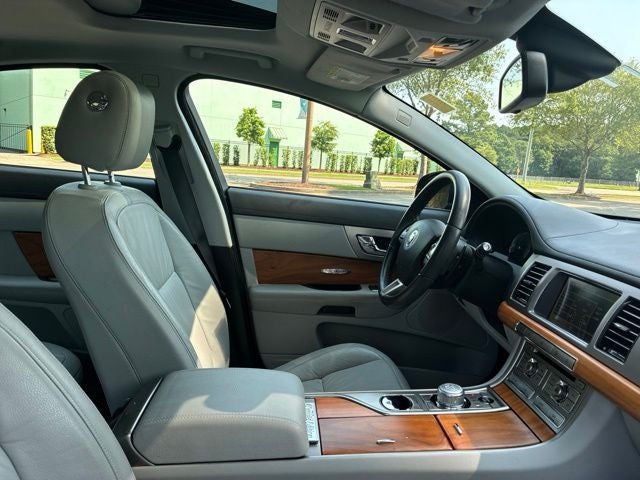 2010 Jaguar XF Base