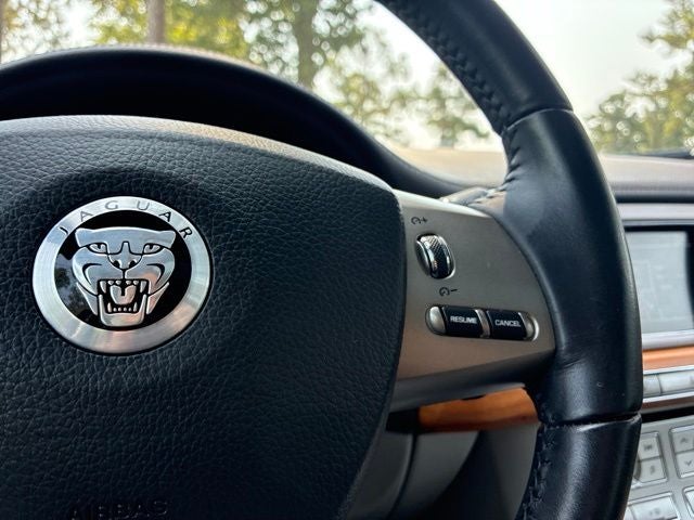 2010 Jaguar XF Base