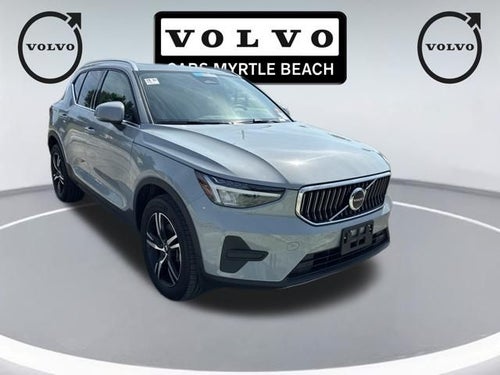 2025 Volvo XC40 B5 Core