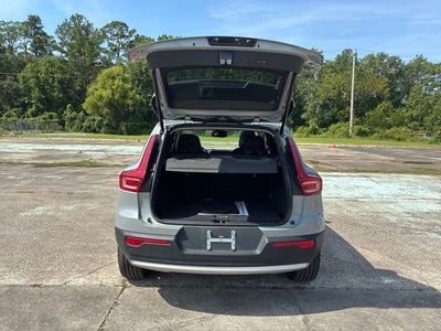 2025 Volvo XC40 B5 Core
