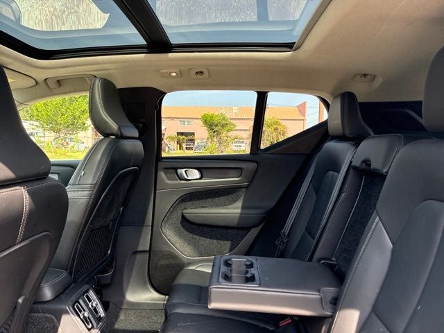 2025 Volvo XC40 B5 Core