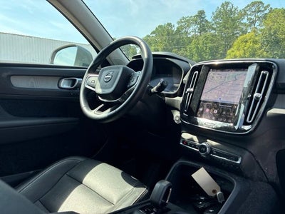 2025 Volvo XC40 B5 Core