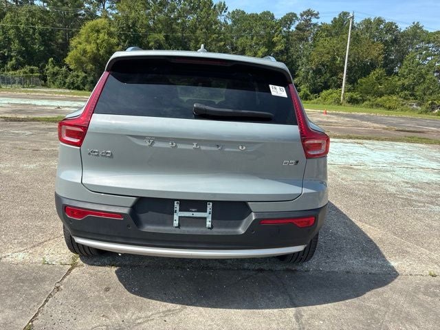 2025 Volvo XC40 B5 Core