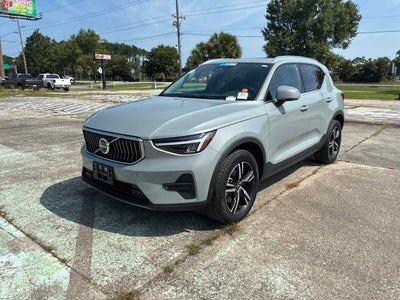 2025 Volvo XC40 B5 Core