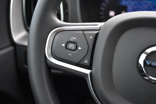 2025 Volvo XC60 B5 Core